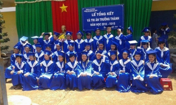 'Lớp nhà người ta' ra trường gần thập kỷ vẫn tình thương mến thương, cứ đến Tết là tự giác đi họp lớp không cần nhắc nhở