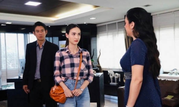 Đầu năm mới, tôi phát phong bao mừng tuổi cho chị giúp việc, ngờ đâu chị tỏ thái độ khinh ghét ra mặt