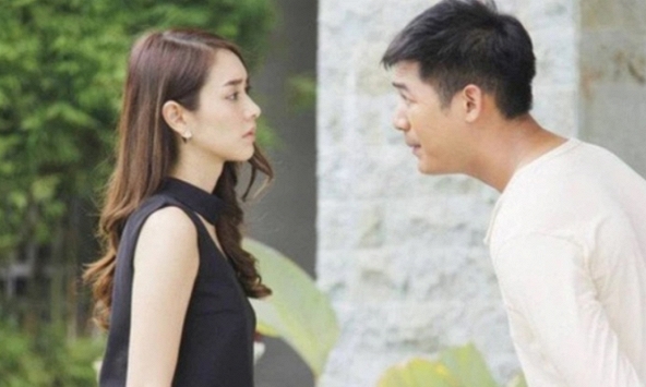 Gặp lại bạn của vợ, chồng tôi hỏi một câu làm cô ấy ngượng ngùng rồi bật khóc nức nở