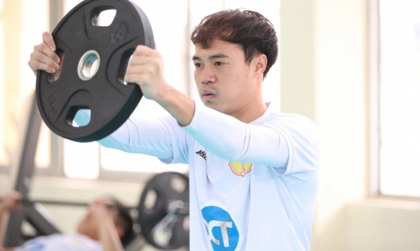 Tiền đạo Văn Toàn gặp vận 'đen' ngay đầu năm 