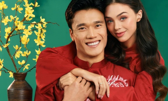 Bạn bè giục đẻ thêm con, vợ chồng thủ môn Bùi Tiến Dũng - người mẫu Dianka than: Chưa đủ tiền nuôi hai đứa