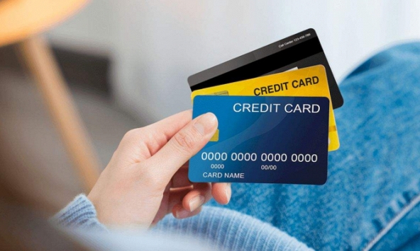 Phòng khi “cấp bách”: 2 thẻ tín dụng có mức phí rút tiền mặt thấp nhất hiện nay!