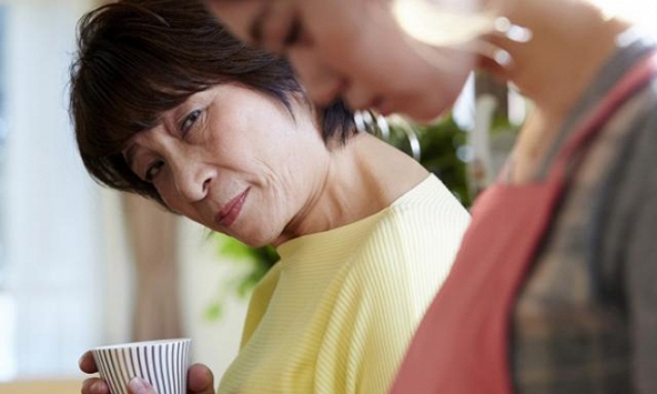 Tặng mẹ chồng nhẫn kim tiền trong ngày vía Thần Tài, tôi không ngờ mẹ trả lại, còn đưa ra yêu cầu khó khăn