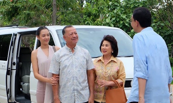 Nghe bố mẹ chồng bàn chuyện cưới hỏi của em chồng mà tôi rớm nước mắt tủi thân