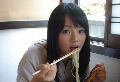 Người Nhật thích ramen, sushi, bữa tối giàu tinh bột nhưng vẫn ít tăng cân nhờ 6 yếu tố then chốt