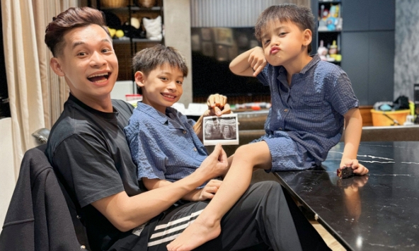 Tin vui cực mạnh của 'bộ tộc': Độ Mixi khoe gia đình sắp có thành viên mới, 'bà chủ kênh' gây chú ý vì 'bùng kèo' nhảy hiphop