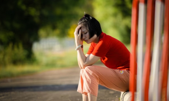 Tuyên bố một câu gây sốc trước mặt bạn bè, tôi bị bạn trai bỏ lại giữa đường