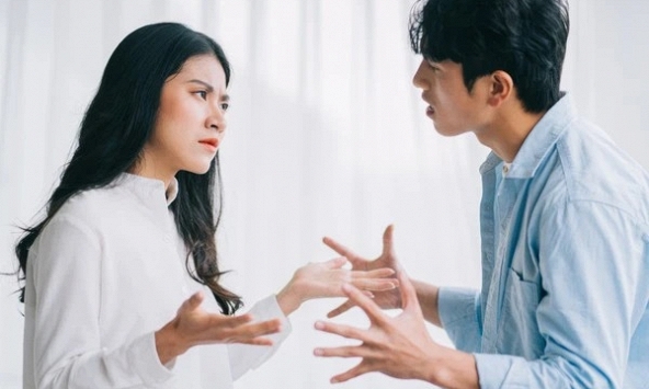 Vì 1 triệu của con mà anh trai tôi xúc phạm vợ đến mức chị dâu đòi ly hôn