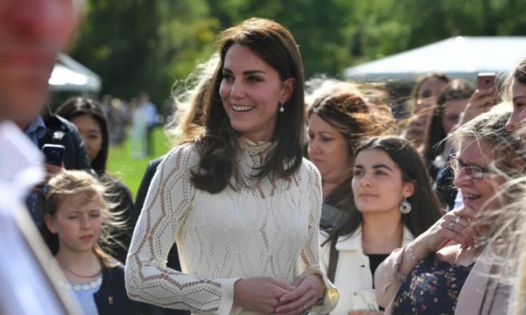 Từ việc Vương phi Kate hứng chỉ trích 'thiếu trách nhiệm' vì nghỉ dưỡng bệnh quá lâu, ngẫm về cách phụ nữ bị đối xử khi đi làm