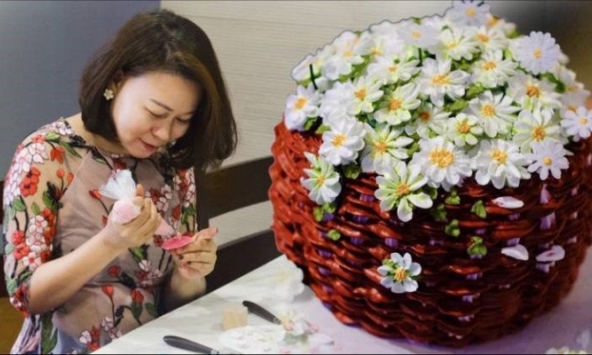 Người phụ nữ Hà Thành 4 mùa làm bánh nghệ thuật: Bột đường và màu sắc giúp tôi hạnh phúc hơn