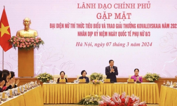 Phó Thủ tướng Lê Minh Khái gặp mặt đại diện nữ trí thức tiêu biểu