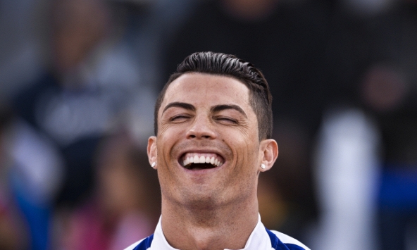 Ronaldo gây tranh cãi khi bình luận 'dạo' vào bài đăng khiêu khích đối thủ, nhận về hàng chục nghìn tương tác