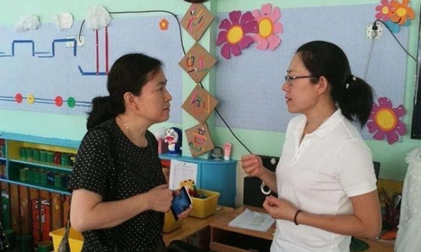 Đoạn tin nhắn giữa bà mẹ ở Hà Nội và giáo viên đang gây tranh cãi 'rần rần': Xem thời gian, ai nấy trách phụ huynh quá thiếu tinh tế