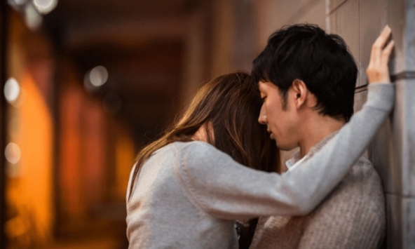 Phỏng vấn gần 2.000 đàn ông và phụ nữ đã kết hôn ở Nhật Bản, những con số 'thừa nhận ngoại tình' gây choáng váng