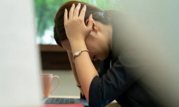 Nghe chồng nói với đồng nghiệp là thương vợ nhất, tôi đỏ hoe mắt, vừa xúc động vừa sợ hãi tột cùng