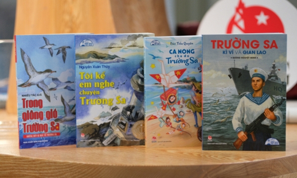 Tủ sách Biển đảo Việt Nam: Bồi dưỡng tĩnh yêu biển đào quê hương