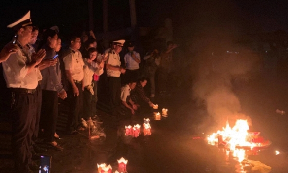 Tưởng niệm các Liệt sỹ hy sinh bảo vệ đảo Gạc Ma