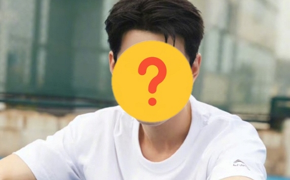 Hot “bạo” MXH Weibo: Nam thần màn ảnh gây sốc khi tuyên bố giải nghệ, về thừa kế sản nghiệp tập đoàn bất động sản?