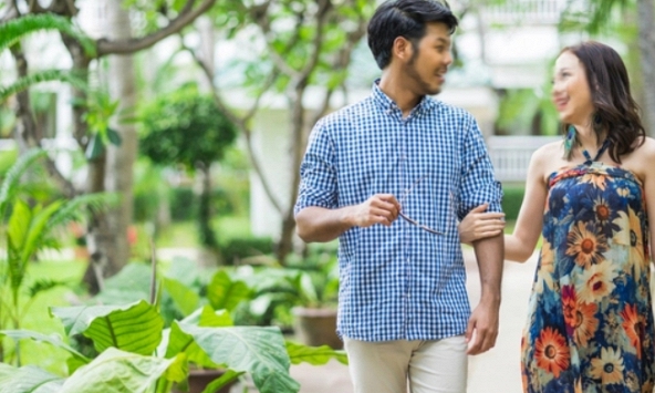 Nhận ra người đàn ông đi cùng với em gái, tôi bàng hoàng, không biết phải khuyên can em thế nào