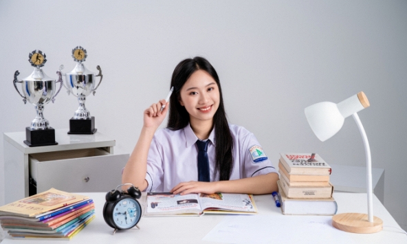 Hà Nội: Cuộc thi hội tụ dàn “trai xinh gái đẹp” tại trường THPT Chuyên Sư Phạm