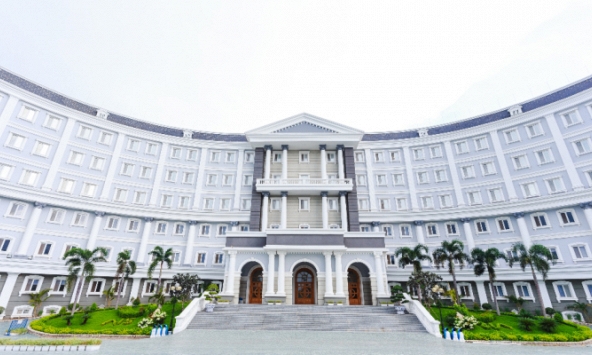 Học phí ngôi trường quốc tế TP HCM vừa cho cả ngàn học sinh nghỉ học tạm thời, học 3 năm tại đây là 'bay' nguyên căn nhà