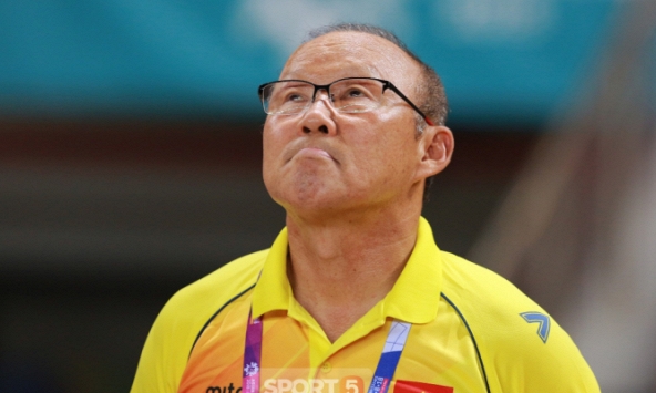 Sốc với lương hiện tại của HLV Park Hang-seo: Từng nhận tiền tỷ mỗi tháng ở tuyển Việt Nam, giờ tụt xuống chỉ bằng 1/5 ngày trước