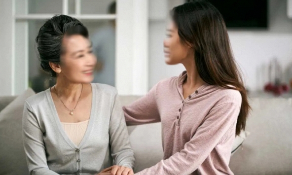 Tôi bảo mẹ chồng: 'Con biếu mẹ 500 triệu để đi du lịch, bao giờ tiêu hết thì về'