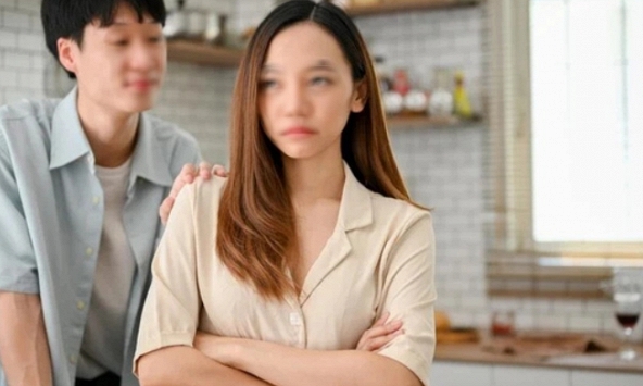 Trở về nhà sau 1 tuần đi công tác, vừa bật điện lên, tôi đã tức phát điên và muốn bỏ về nhà ngoại