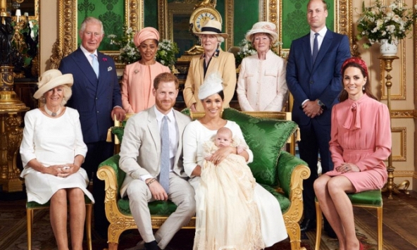 Tưởng không liên quan mà Harry và Meghan bỗng vướng vào lùm xùm chỉnh sửa ảnh của Vương thất Anh, phản ứng của cặp đôi ra sao?