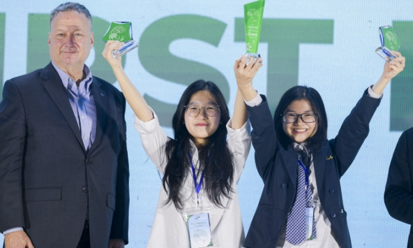 Chung kết 'Tiếng nói Xanh' lần đầu tiên: Khi học sinh tranh biện về giải quyết thách thức môi trường