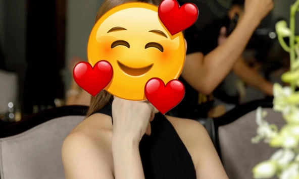 Sao nữ đang dạy con tự lập thì bị chồng “bóc phốt” chuyện bản thân “học lớp 3 vẫn có người đút cơm cho”, cô nghe xong… mặt sượng trân