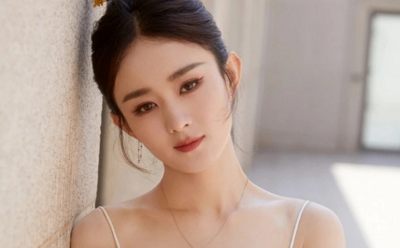 Lạ như Triệu Lệ Dĩnh: Bị bắt lỗi chính tả trong mọi bài đăng trên MXH suốt 2 tháng qua