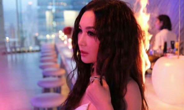 'Đát Kỷ đẹp nhất màn ảnh' gặp sự cố nguy hiểm, tóc bùng cháy như đuốc