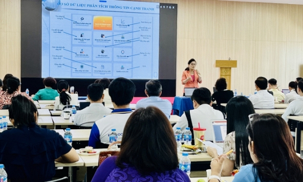 Tập huấn “Sở hữu trí tuệ, phương thức thương mại hóa kết quả nghiên cứu khoa học và đàm phán hợp đồng chuyển giao công nghệ” tại đại học 