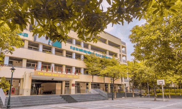 Phụ huynh Hà Nội đùa nhau, muốn chuyển nhà đến quận này vì địa bàn quy tụ quá nhiều trường THCS 'đỉnh của chóp', cả công lập và dân lập