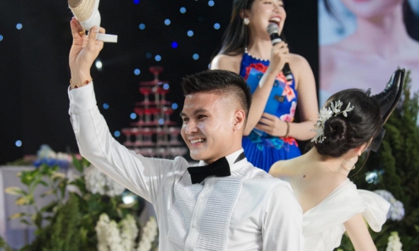 Video: Quang Hải và Chu Thanh Huyền lần đầu tiết lộ ai mới là nóc nhà, bất ngờ với người lãng mạn nhất nhà 