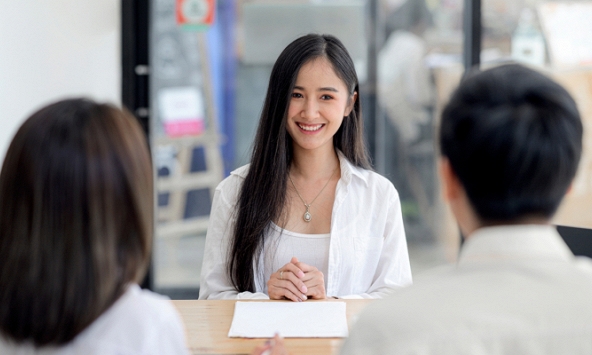 Sếp hỏi: 'Nếu có 70 nghìn, bạn đãi tôi thế nào?', ứng viên chốt 1 câu thể hiện EQ cao và được tuyển dụng luôn 