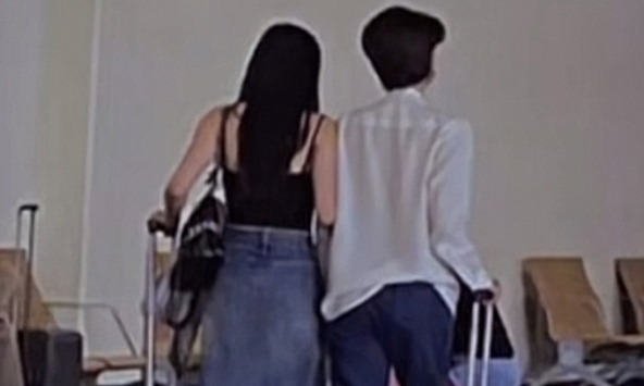 Sao Vbiz bị 'team qua đường' bắt gặp sánh đôi với người yêu đồng giới đi du lịch Thái Lan