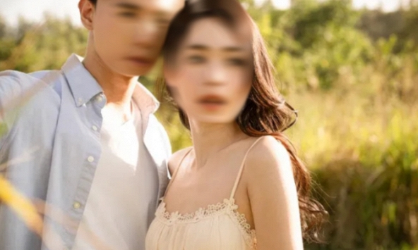 Nghe được cuộc nói chuyện của mẹ người yêu, mặt tôi nóng bừng vì xấu hổ và giận dỗi