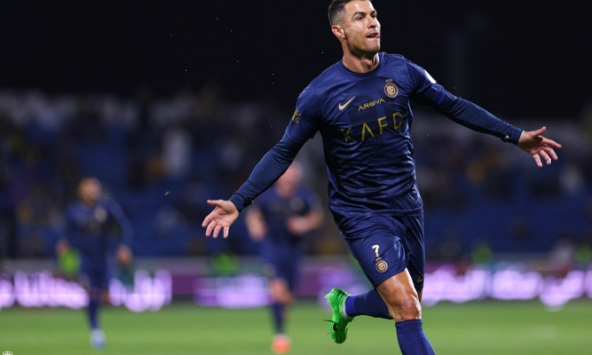 Ronaldo trình diễn phong độ khó tin ở tuổi 39, fan khẳng định 'hay nhất lịch sử', yêu cầu trao luôn Quả bóng vàng 2024