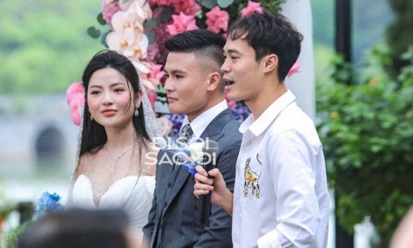 Quang Hải biến lễ cưới thành tiệc 'song hỷ lâm môn', ngữ pháp tiếng Anh hơi sai một xíu nhưng không sao cả!