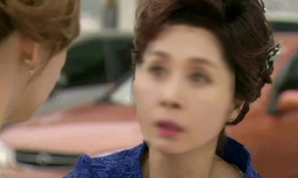 Gia đình tan nát khi quá khứ đau thương của mẹ tôi bị lộ