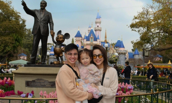 Cặp đôi đồng giới nữ Vbiz khoe nhẫn cưới sau 9 năm bên nhau và đã có nhóc tỳ đầu lòng, Vbiz sắp có thêm hôn lễ?