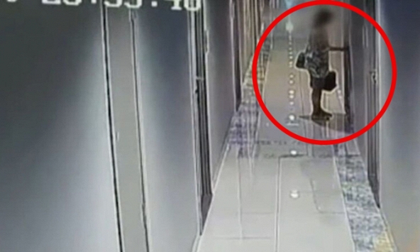 Đi làm về bị hàng xóm sát hại dã man, camera an ninh ghi lại khoảnh khắc cuối đầy ám ảnh của nạn nhân