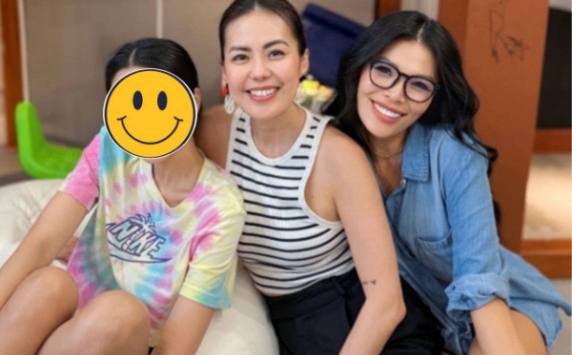 Hà Tăng tụ họp bên hội bạn thân mỹ nhân, nhan sắc chiếm spotlight dù ít son phấn 