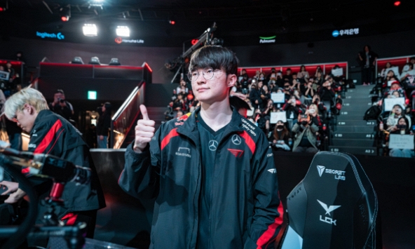 Cộng đồng nghĩ đến 'thuyết âm mưu' Riot đã giúp T1 sở hữu những tài khoản rank 'độc nhất vô nhị'