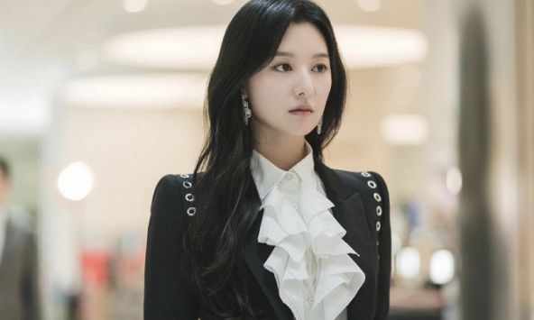 Nóng: “Nữ hoàng nước mắt” Kim Ji Won bị tố thành lập công ty ma để lách luật, trốn thuế