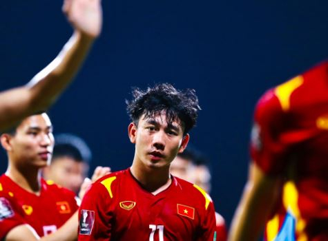 Tiền vệ đội tuyển Việt Nam đẹp trai, tử tế, kinh tế mà vẫn độc thân, thủ môn Bùi Tiến Dũng thẳng thắn nói ra điều này