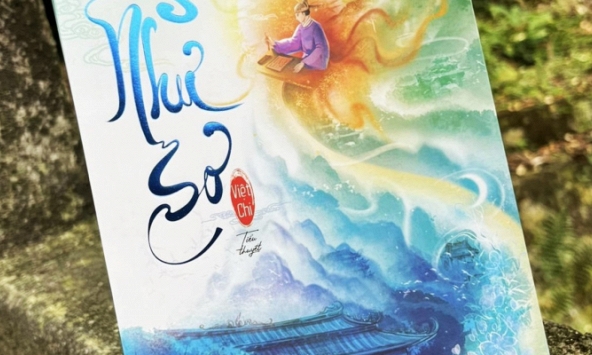 Việt Chi với một chuyến du hành ngược dòng lịch sử