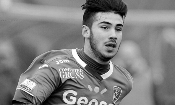 Cầu thủ qua đời thương tâm sau khi lên cơn đau tim lúc đang sút bóng, bạn gái nghẹn ngào tiết lộ tin nhắn cuối cùng